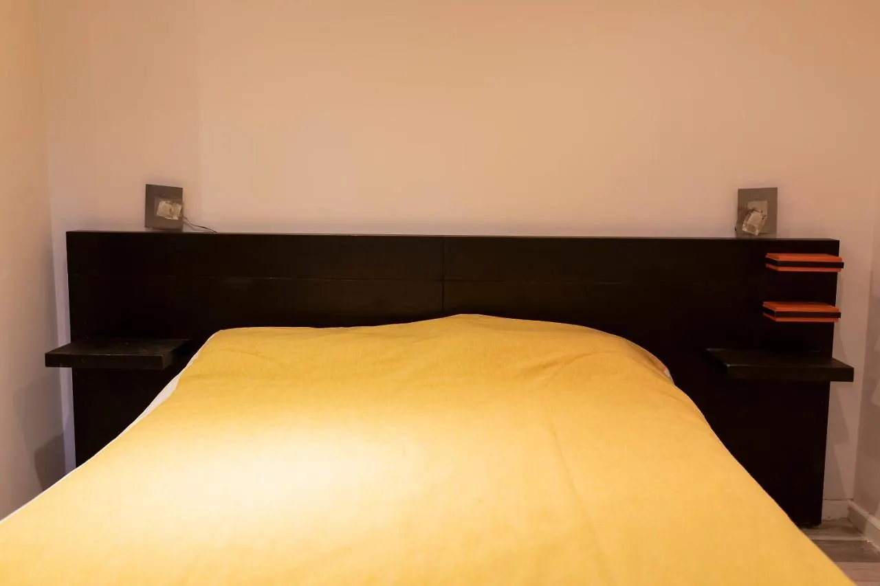 Mendoza Apart Suites شقة