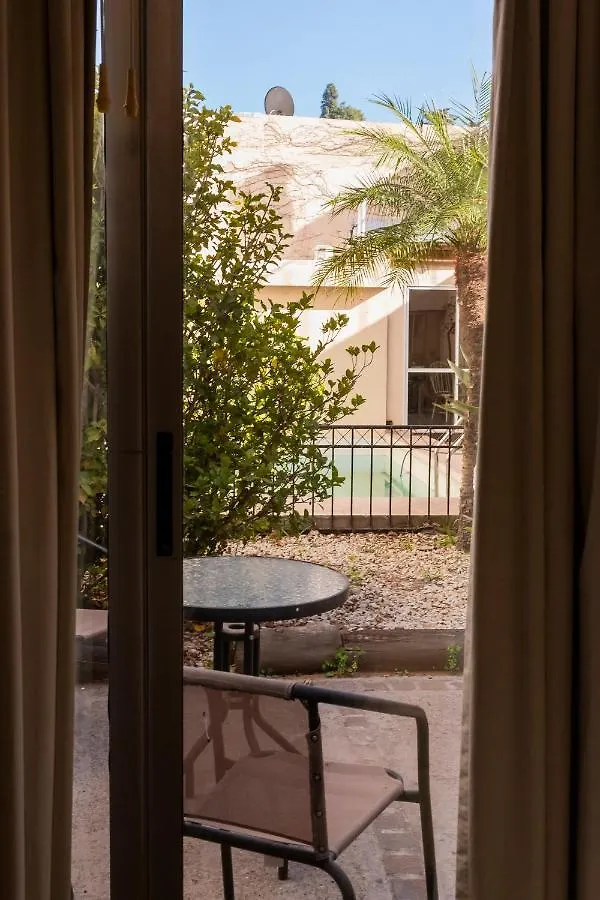 Mendoza Apart Suites 0*,